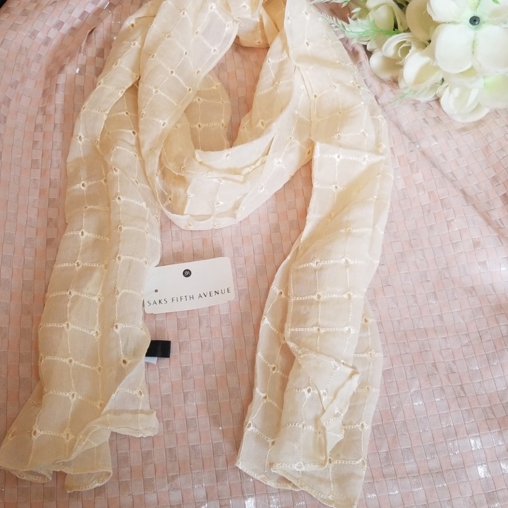 SAKS FIFTH AVENUE FOR SPRING AND FORMAL SCARF